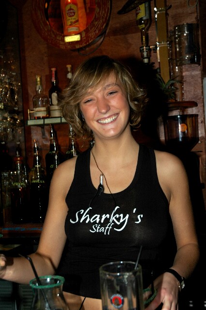 min 2005 12 04 sharkys 135